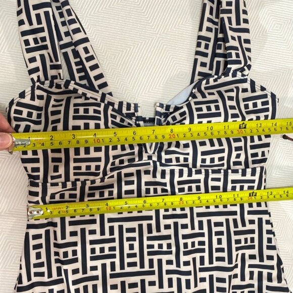 Geometric Patterned One-Piece Swimsuit - Picture 13 of 16